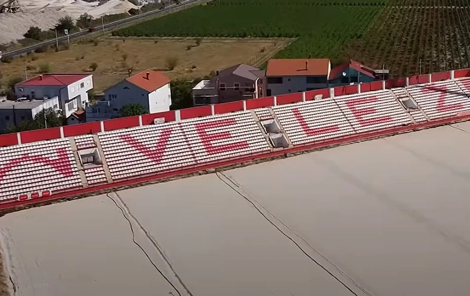 Odgođen početak postavljanja travnjaka na stadionu Rođeni