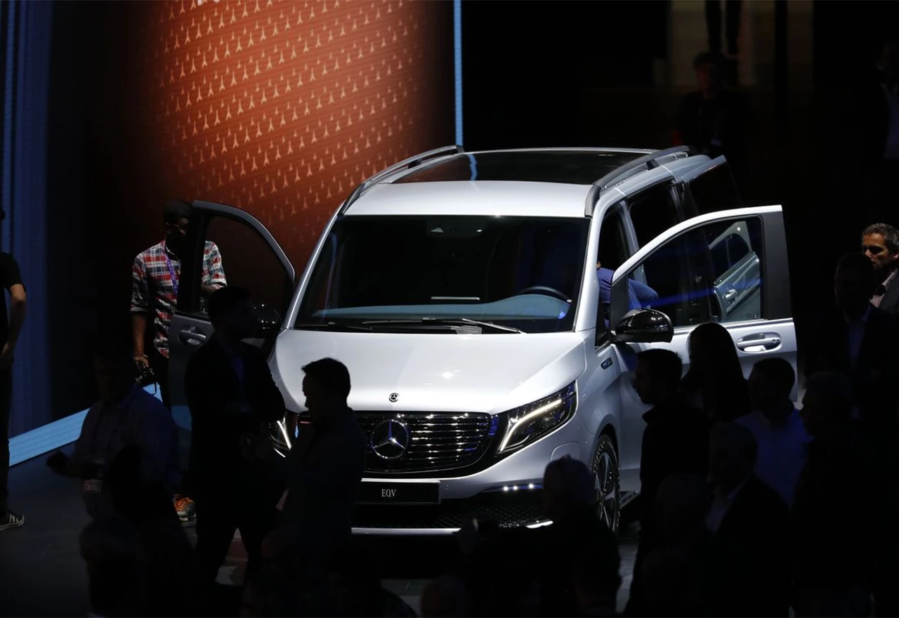 Mercedes-Benz i Rivian proizvodit će električne kombije u istočnoj Europi