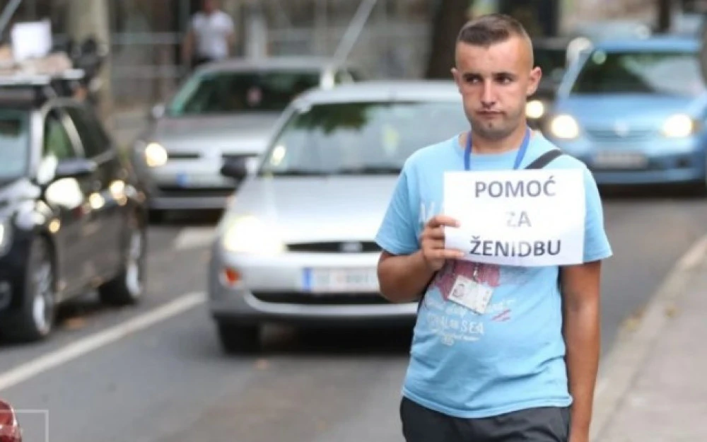 Mladić koji traži novac za ženidbu je prevarant