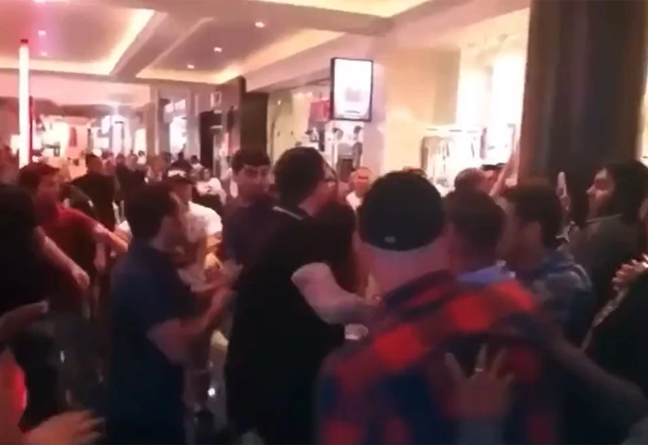 VIDEO: Burno uoči UFC-ovog eventa: Masovna tučnjava boraca, prekinuta presica