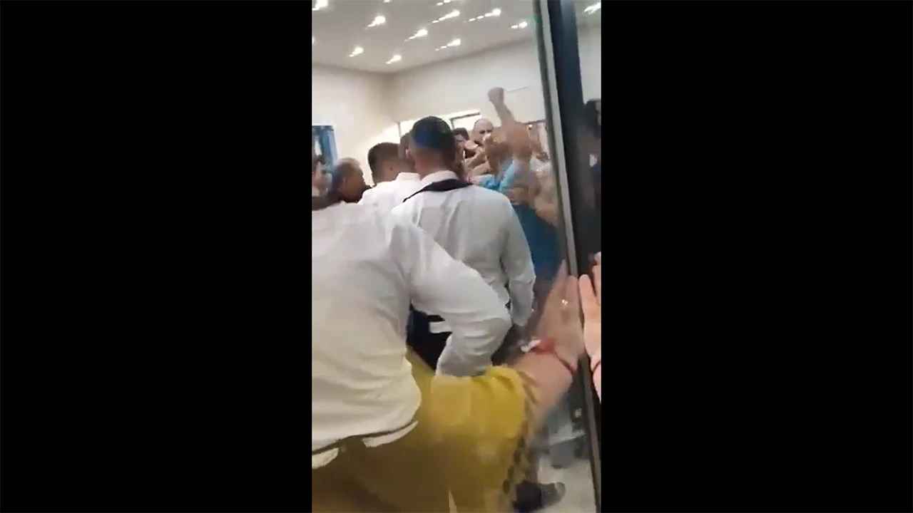 VIDEO| Tučnjava na svadbi u Srbiji, među ozlijeđenima i mlada 