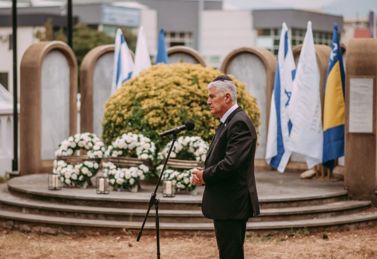  Čović odao počast ubijenim mostarskim Židovima pa obnovio zakletvu 