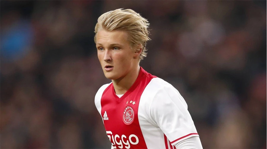 Sevilla dovela Dolberga, a Ocamposa poslala u Ajax