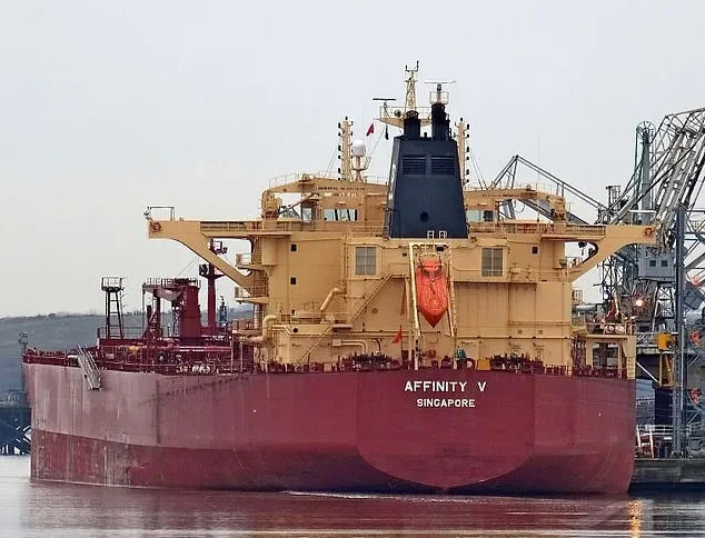 Tanker zapeo u Sueskom kanalu