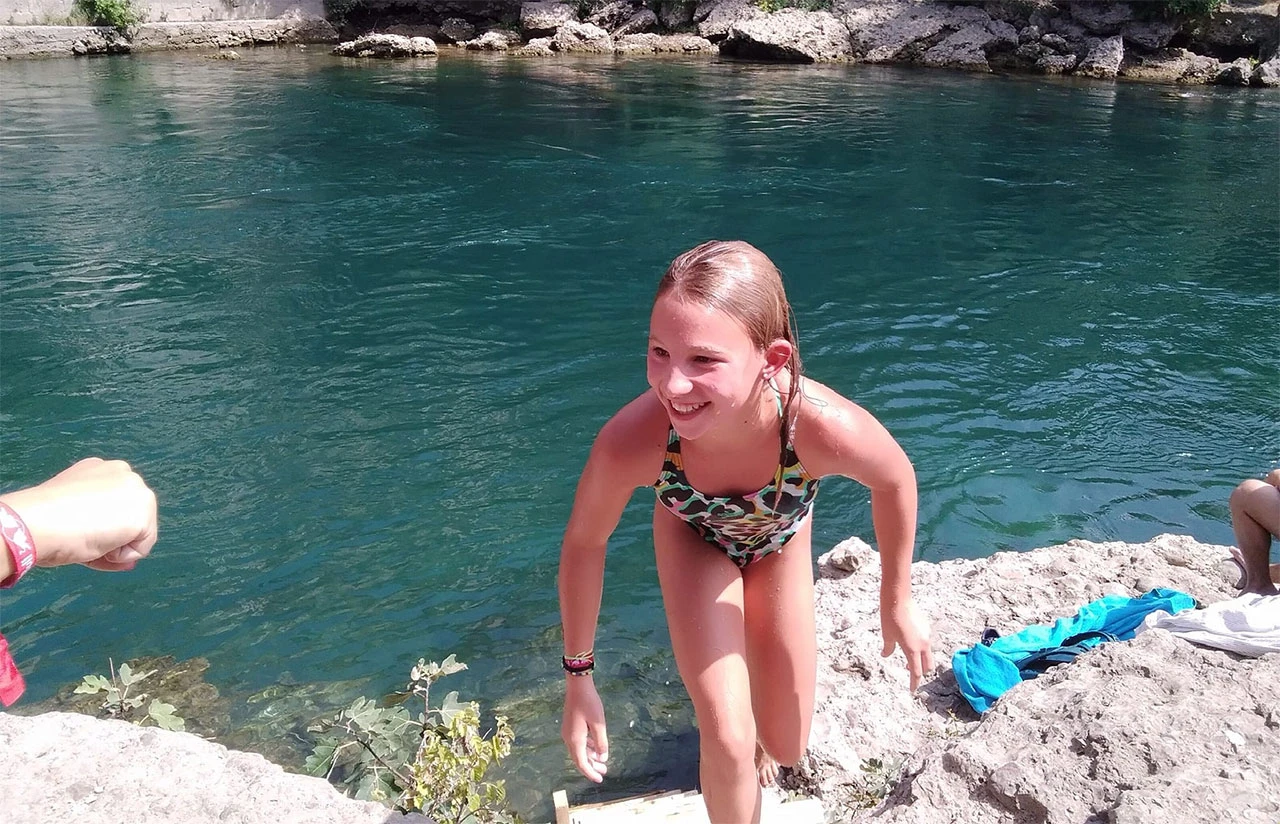 VIDEO | Trinaestogodišnja djevojčica iz Norveške skočila sa Starog mosta