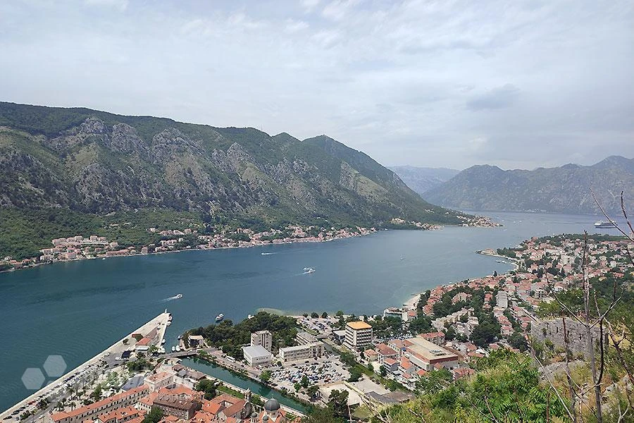 Bolnice u Crnoj Gori prepune otrovanih turista