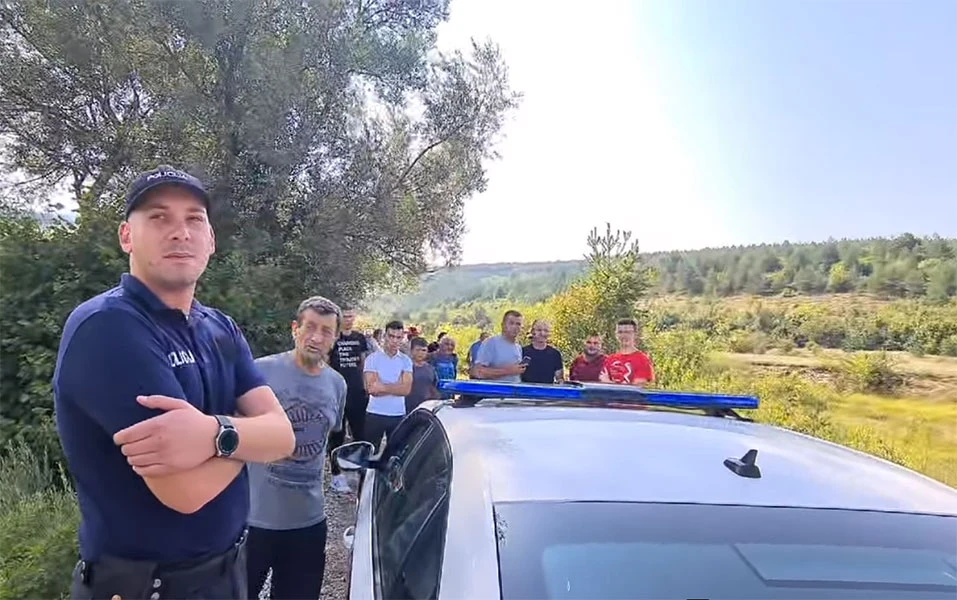 Nastavak drame u Livnu: Policija ispratila kamion i građevinski radni stroj