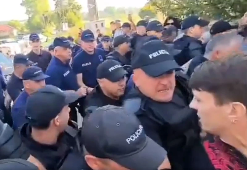 Policija o prosvjednicima: Ometali su nas, završili su u bolnici
