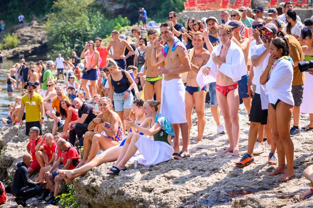 Red Bull Cliff Diving: Carlson i Garcia vode, danas druga serija skokova
