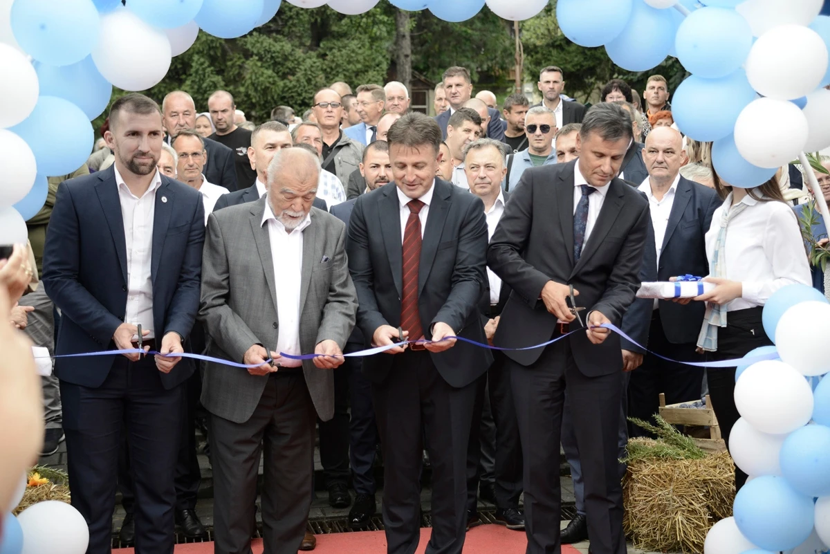 Otvoren 49. Sajam šljive u Gradačcu: Novalić i Mesić na svečanosti