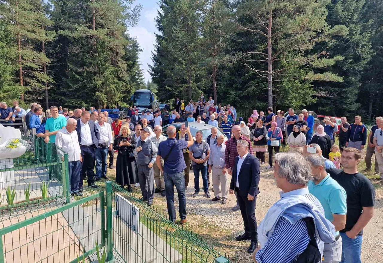 Komšić u Olovu: Od borbe za ovu zemlju nikada nećemo odustati