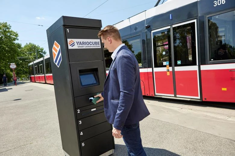 Putnici u bečkim tramvajima kao dostavljači paketa