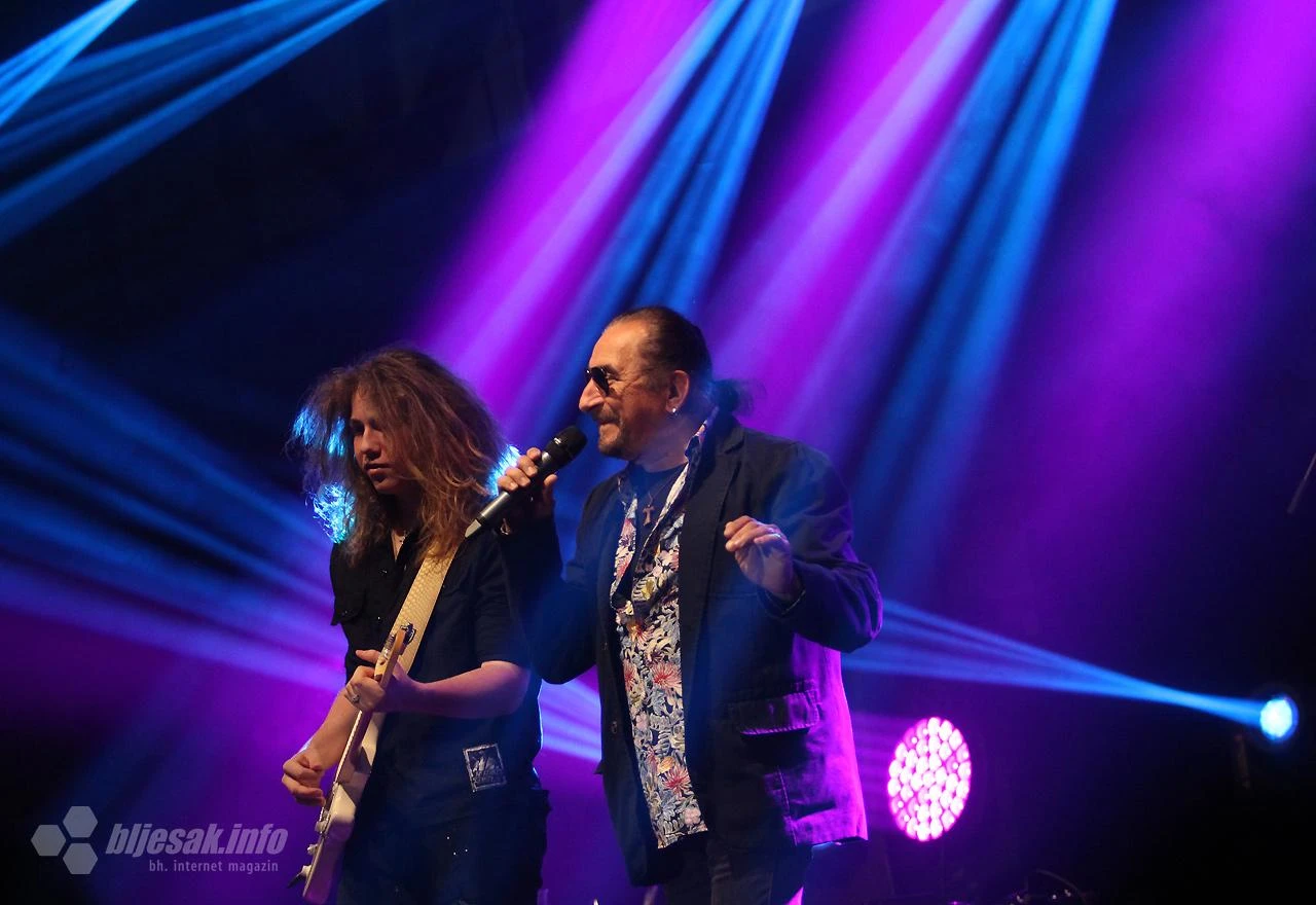 Koncert Željka Bebeka odgođen za nedjelju