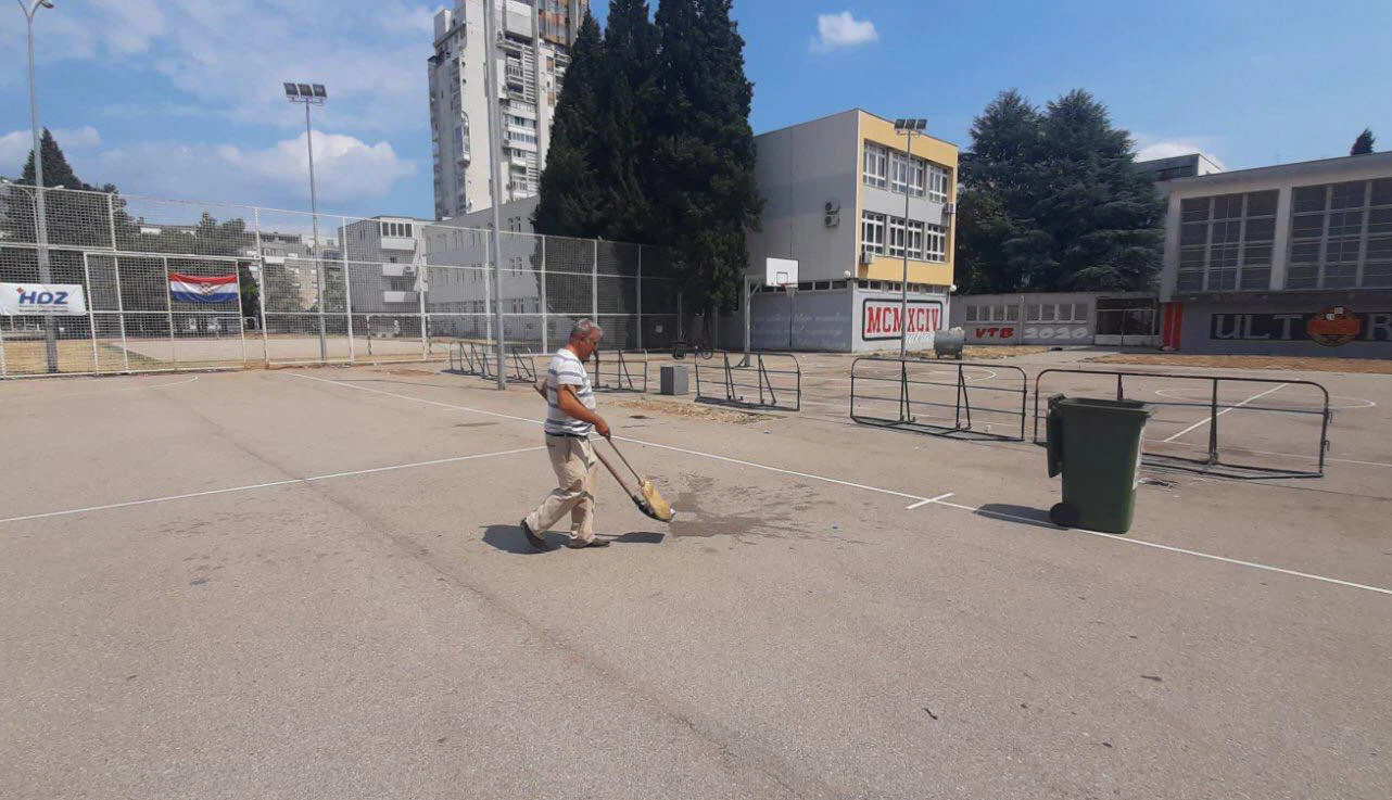 Itekako se može! Smeće očišćeno, teren će se prati