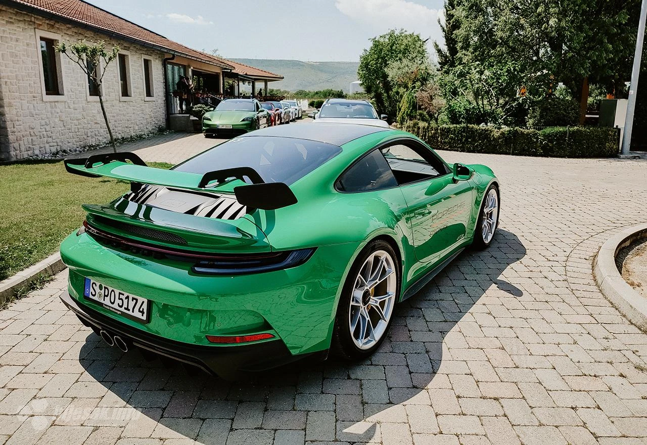 Porsche je povećao prihode od prodaje, operativnu dobit i povrat od prodaje