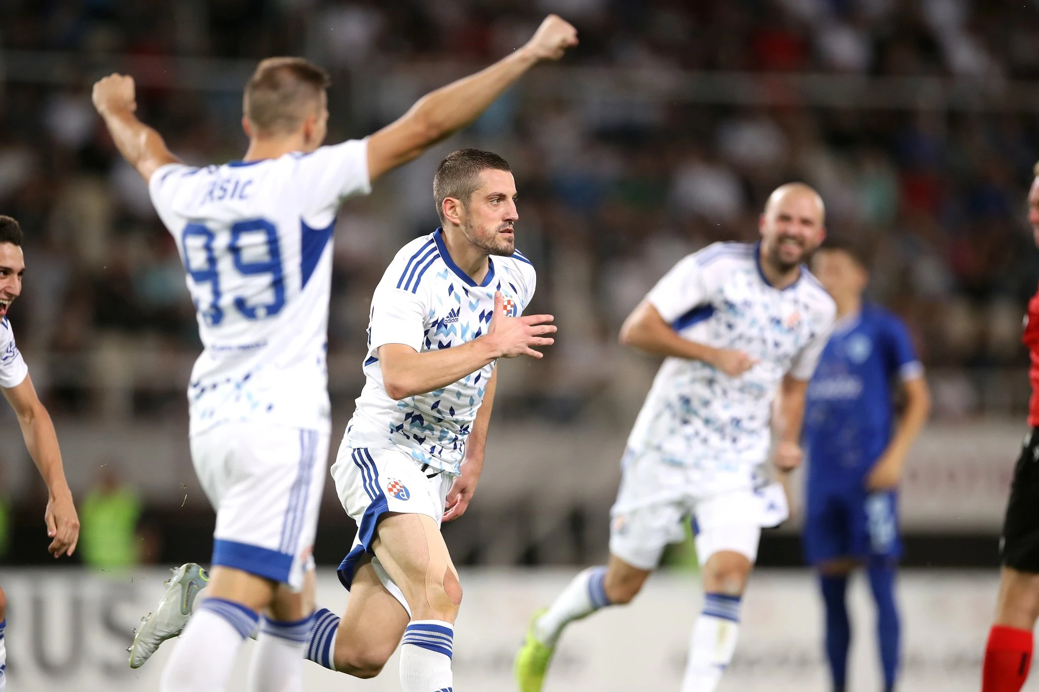 Dinamovi igrači ostali zarobljeni na stadionu dugo nakon utakmice