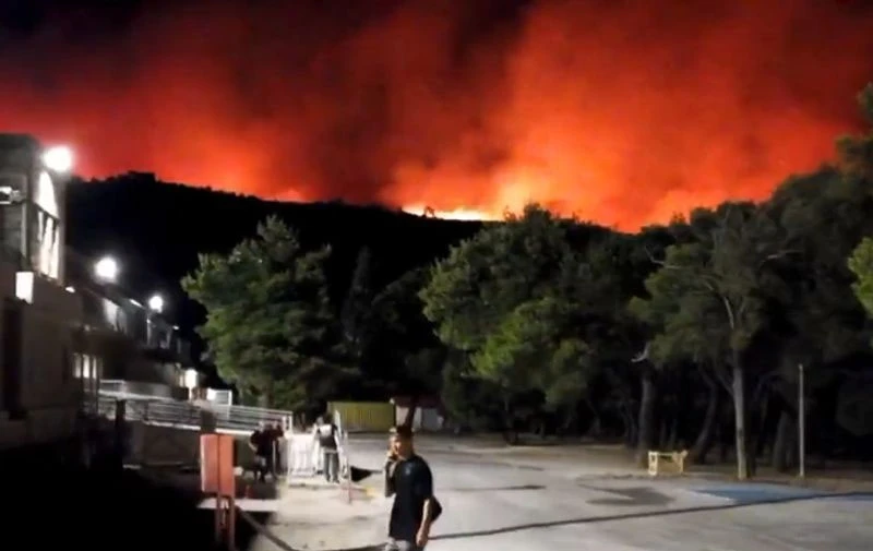 Brojni požari i temperature oko 40 Celzijevih stupnjeva diljem Grčke