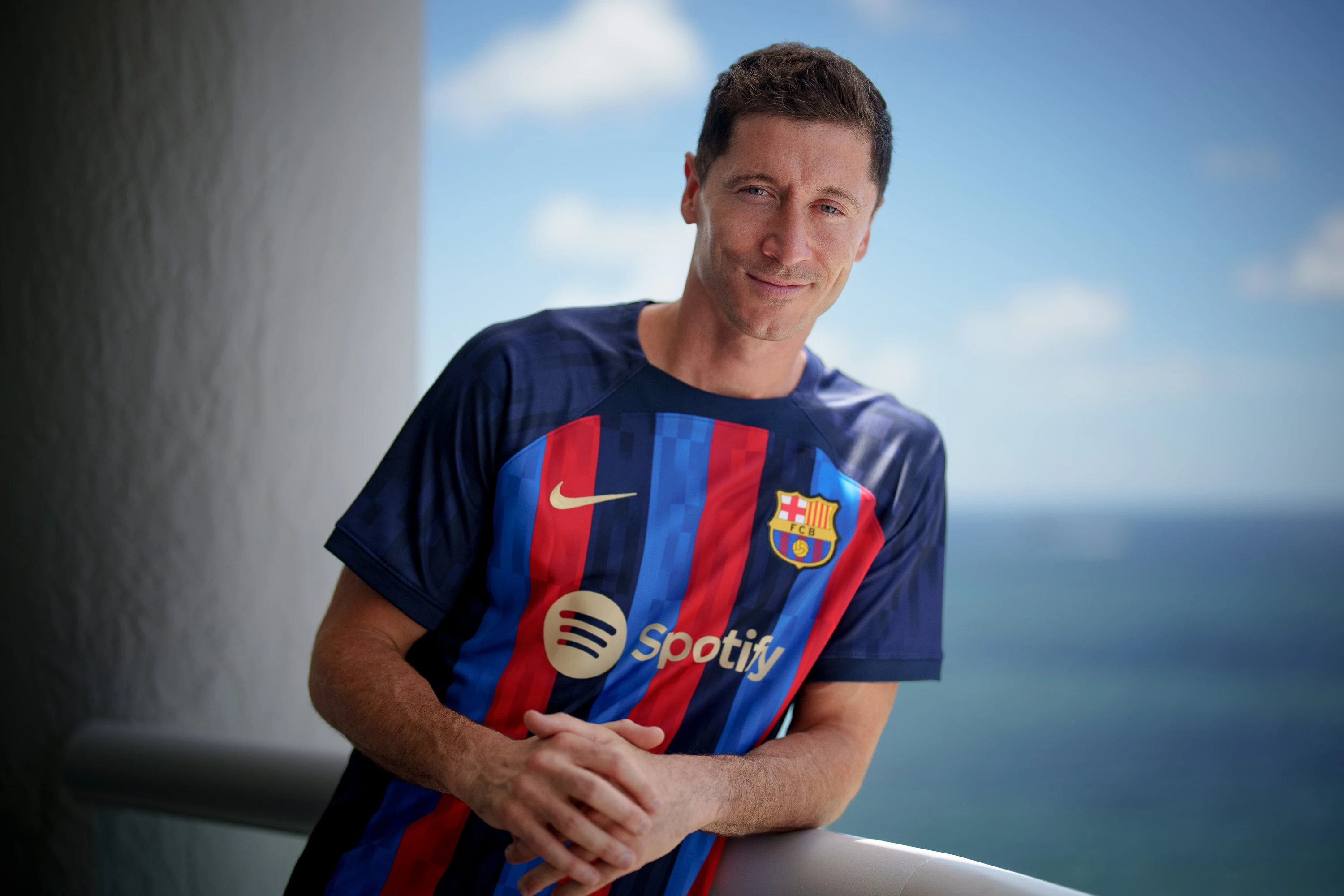 Navijači nisu mogli kupiti dres Lewandowskog iz banalnog razloga