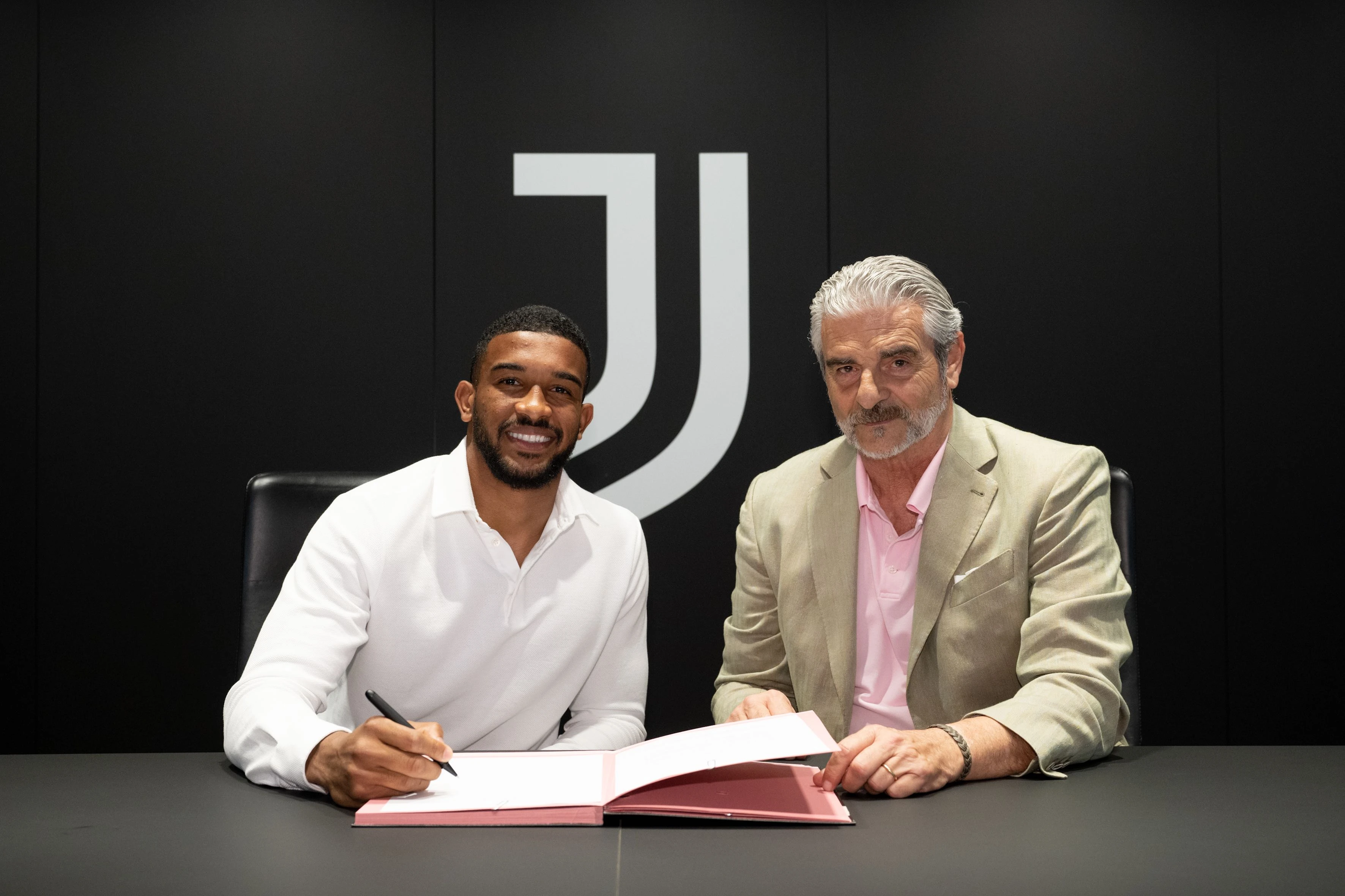 Juve i službeno potvrdio transfer braniča od 50 milijuna eura