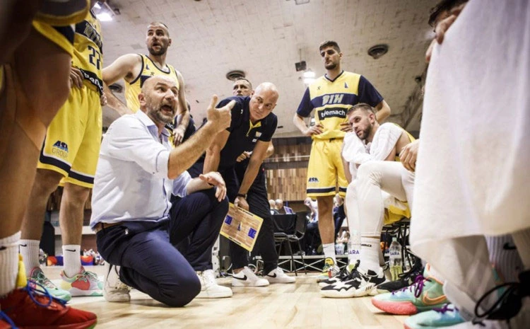 Bećiragić objavio spisak košarkaša za Eurobasket