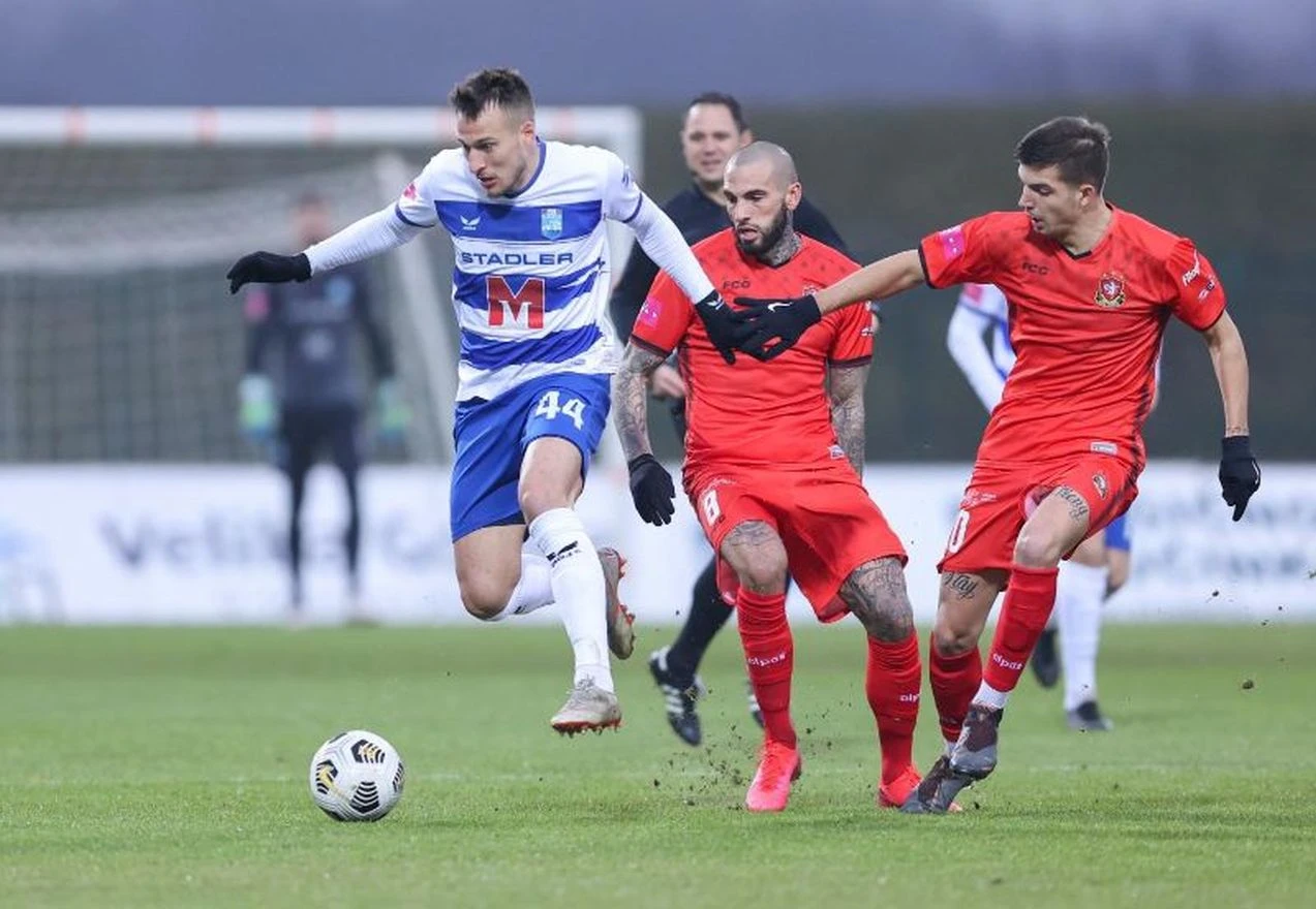 Osijek slavio kući, Rijeka u Šibeniku