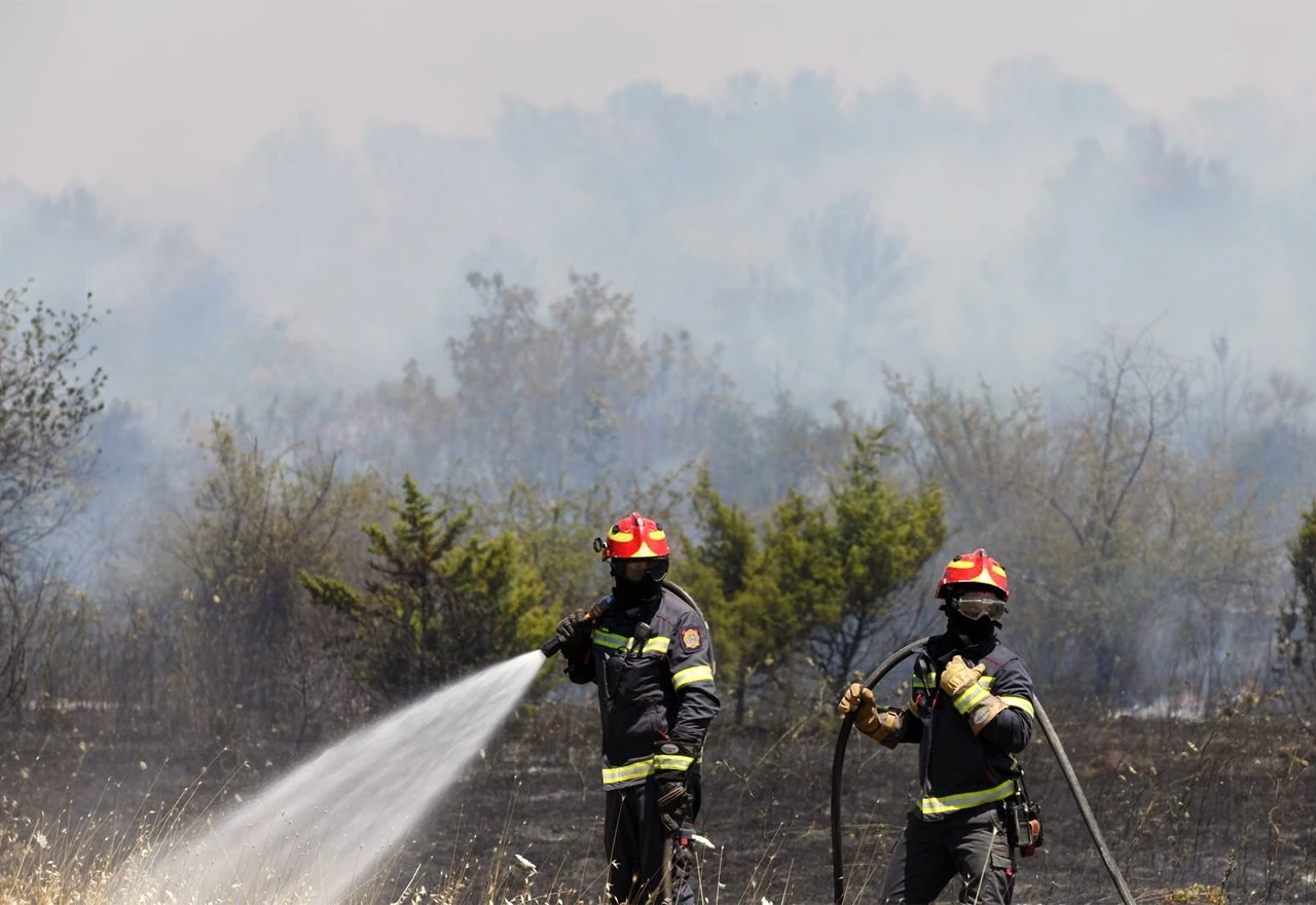 Vatrogasci stavili pod kontrolu velike požare na šibenskom i zadarskom području