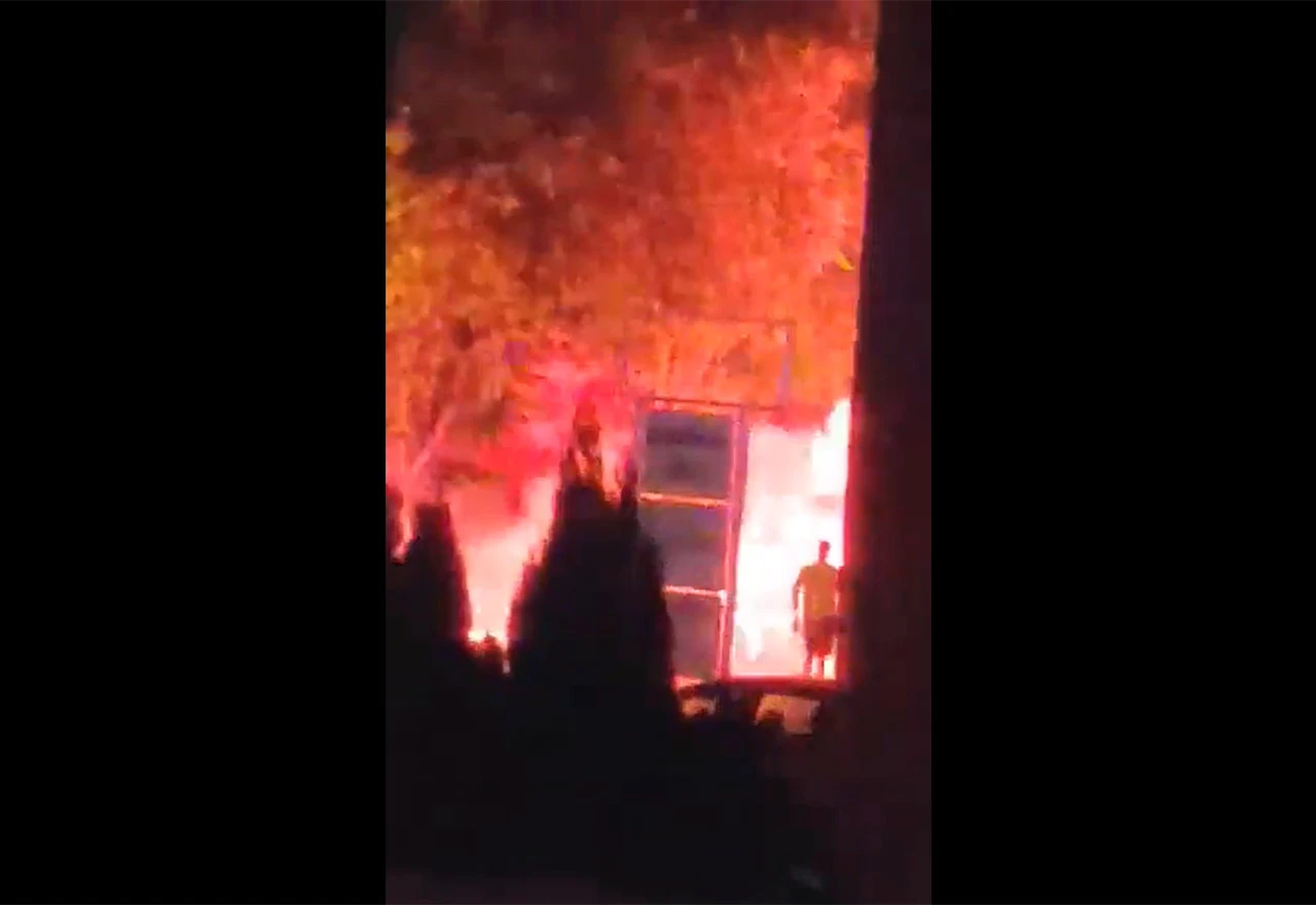 VIDEO | Huligani napadali građane u naselju Rudnik
