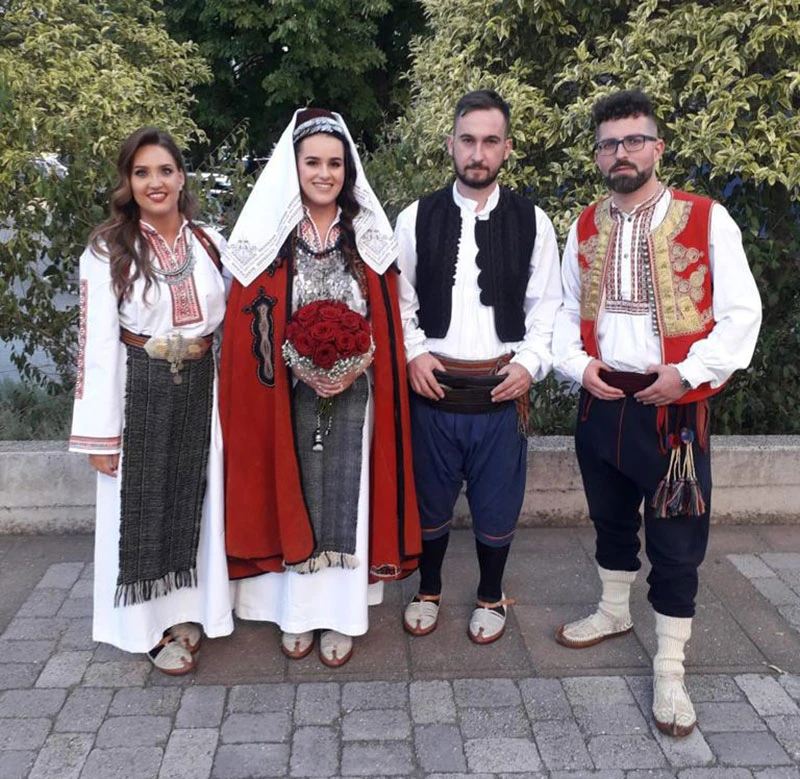 Neobični mladenci u Mostaru