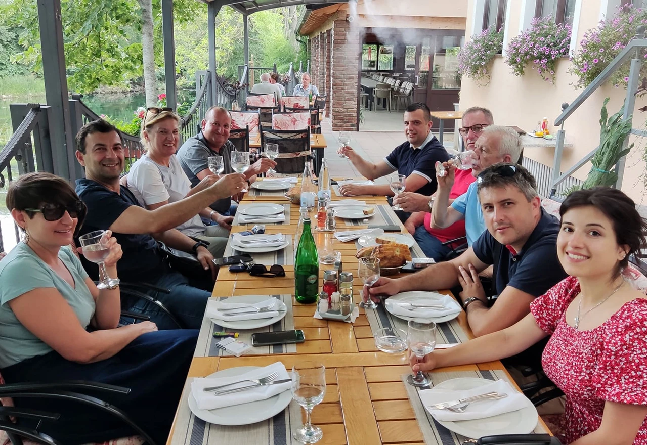 Primjena alata za procjenu socio-ekonomskih ključnih pokazatelja performansi u vinariji Čitluk