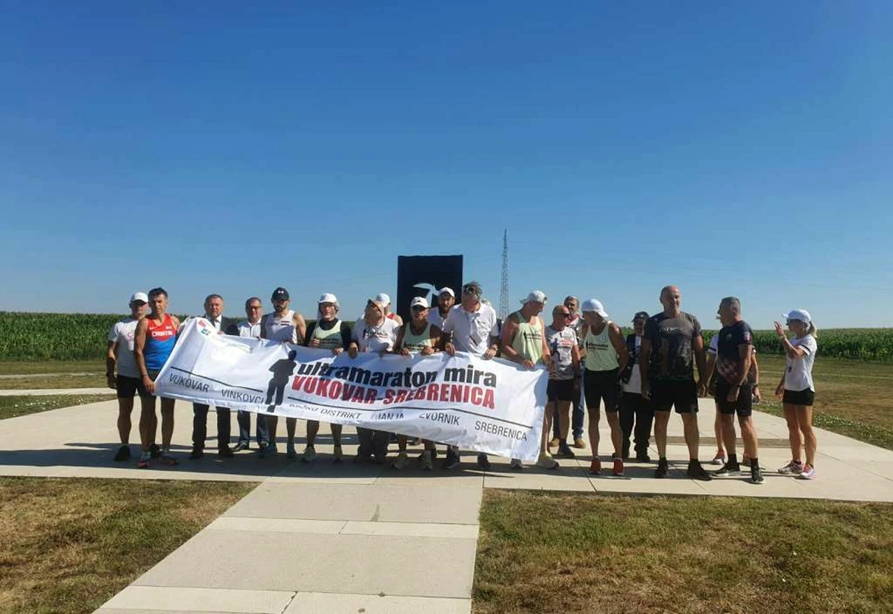 Ultramaratonci krenuli iz Vukovara za Potočare