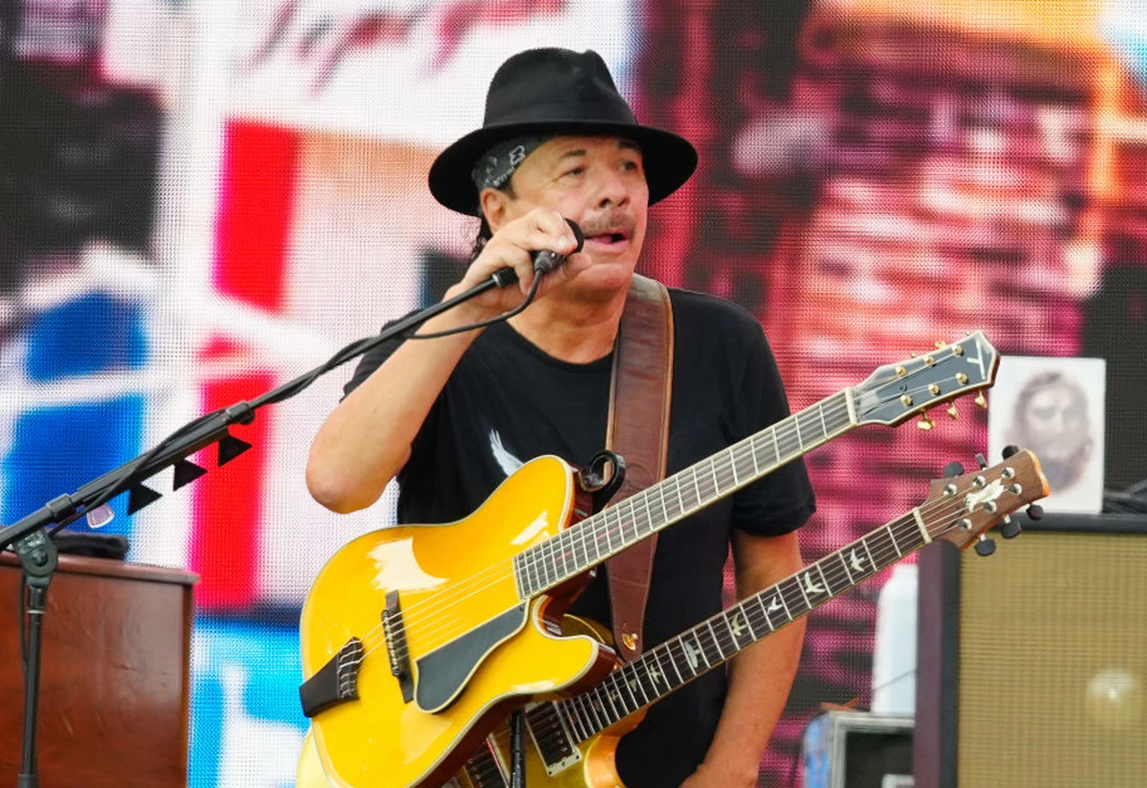 VIDEO: Carlos Santana se srušio tijekom koncerta