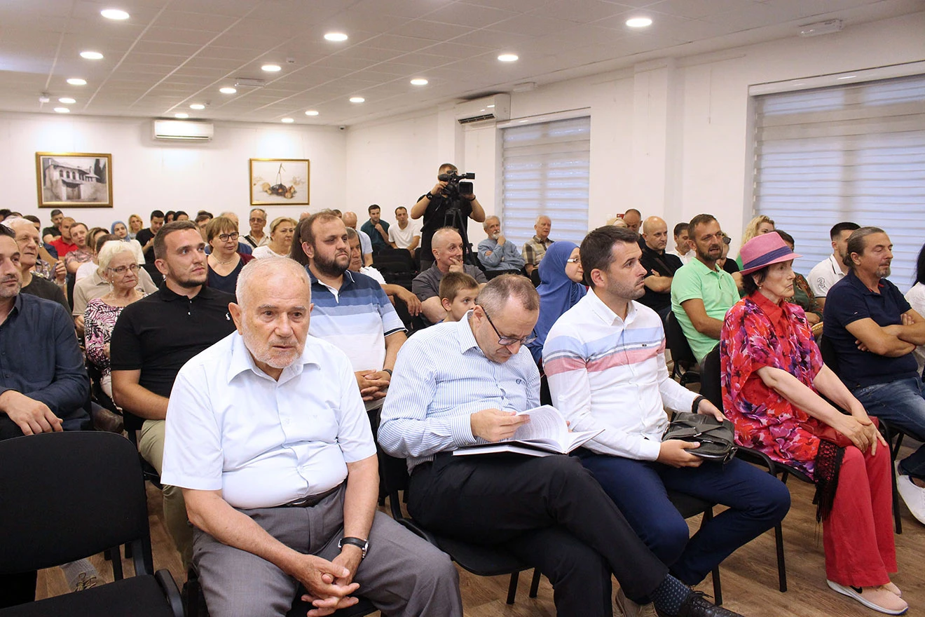 Promovirana knjiga ‘Između ratova na granici svjetova’ dr. Faruka Taslidže