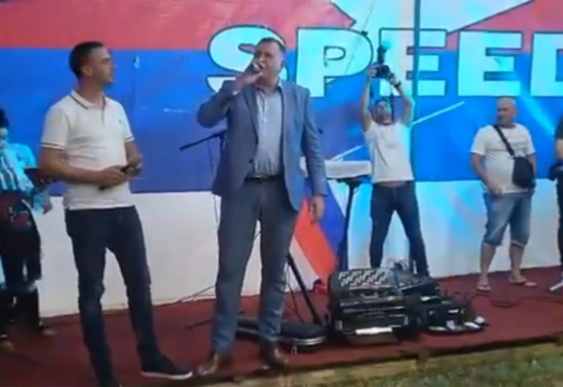 Dodik zapjevao hit Bore Drljače: ''Ustaj mala, veži kera, svanu zora bijela...''
