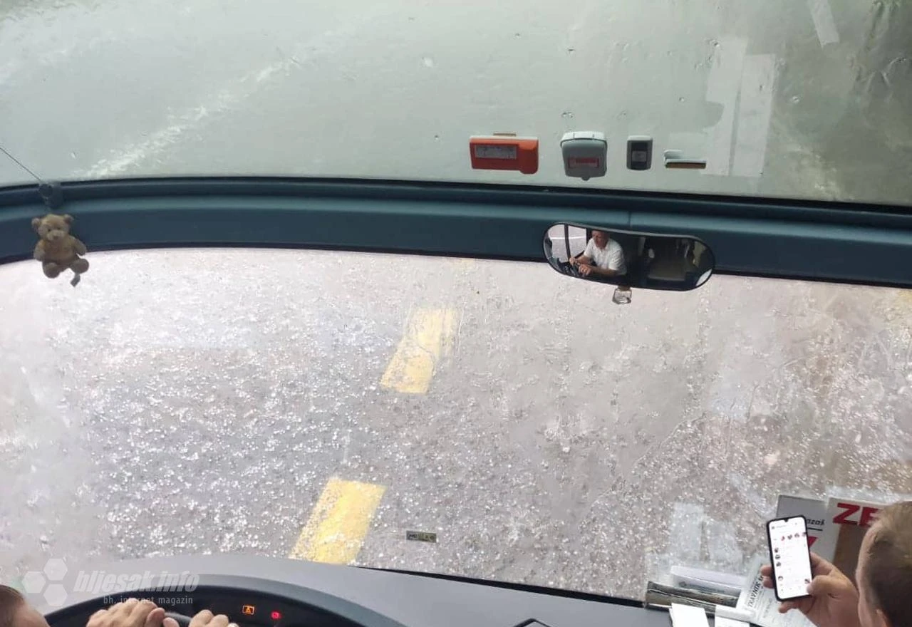 VIDEO | Led veličine loptice padao između Mostara i Jablanice