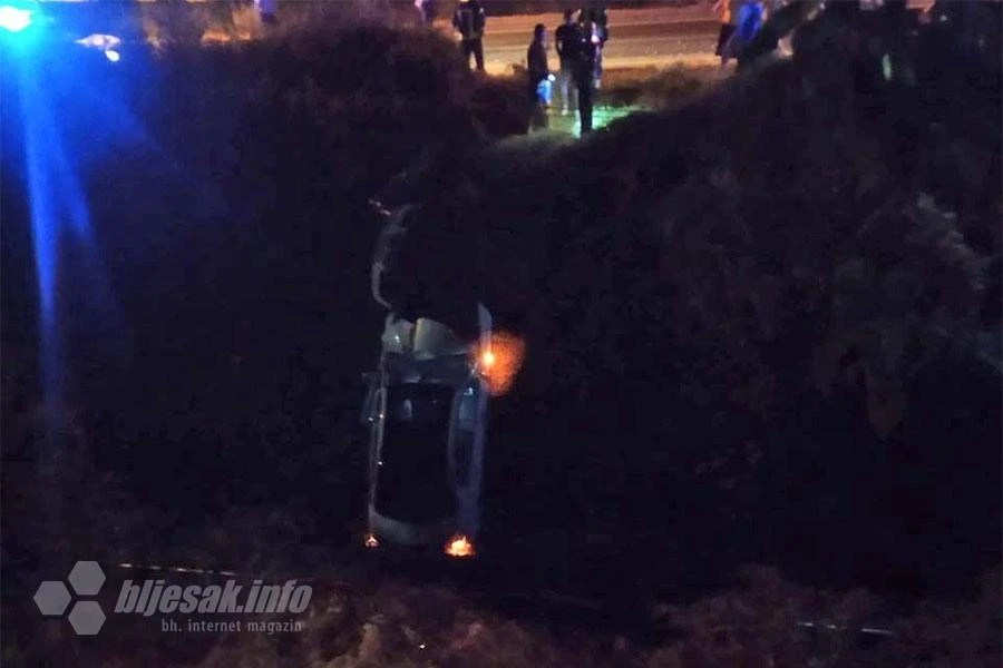 S BMW-om probio zaštitnu ogradu i završio na pruzi u mostarskom naselju Šehovina