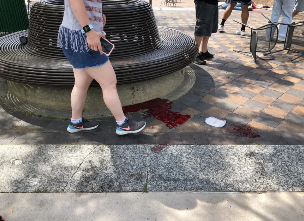 VIDEO: Najmanje 9 ljudi poginulo u pucnjavi na paradi povodom Dana neovisnosti u SAD-u