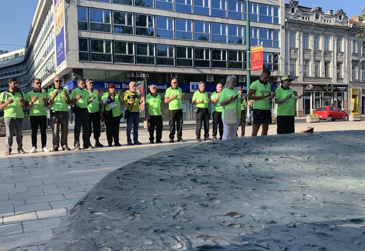 Sarajlije krenule ka Srebrenici