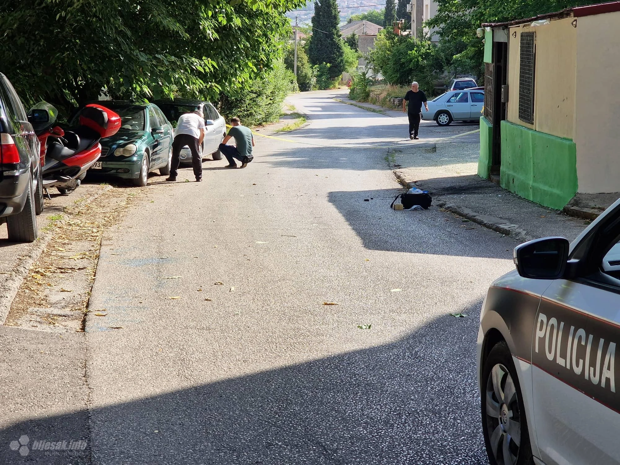 Mostar: Eksplozivna naprava oštetila tri vozila i motocikl