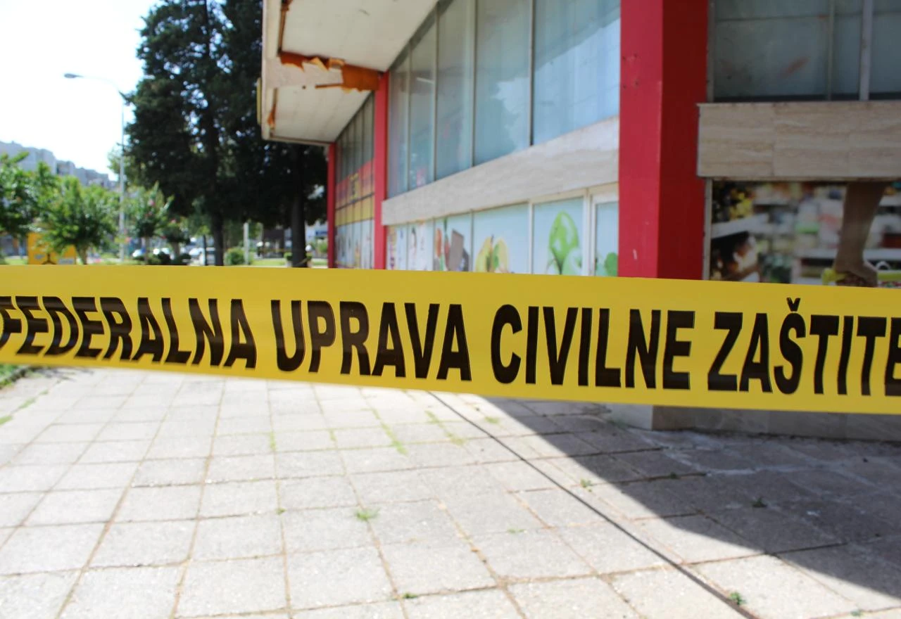 Čapljina: Zgrada robne kuće mogla bi pasti na pješake!