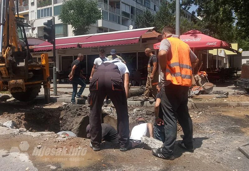 Novo kopanje pored nove ceste