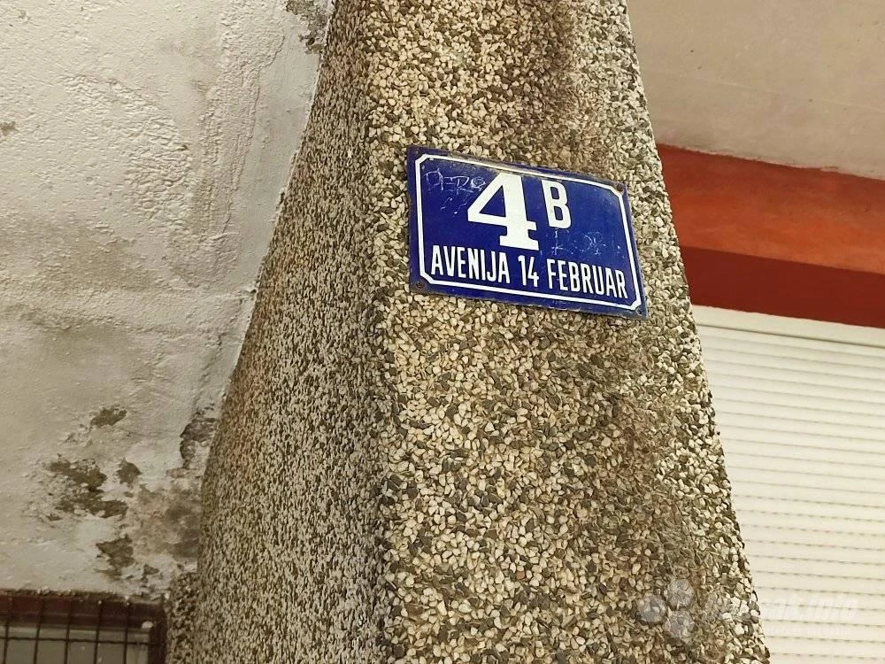 Ulicama moga grada bezbrojevi caruju