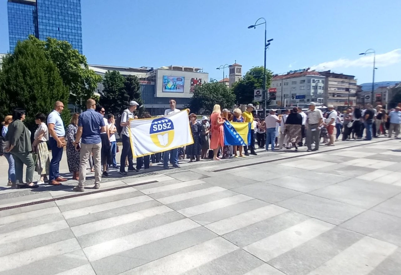 Prosvjed Sindikata državnih službenika: Ne možemo preživjeti 