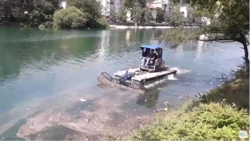 VIDEO | Specijalno vozilo čisti rijeku Neretvu