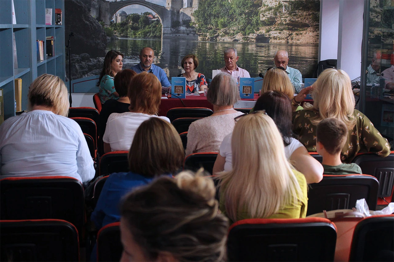 Mostar: Tri knjige na dvije lokacije