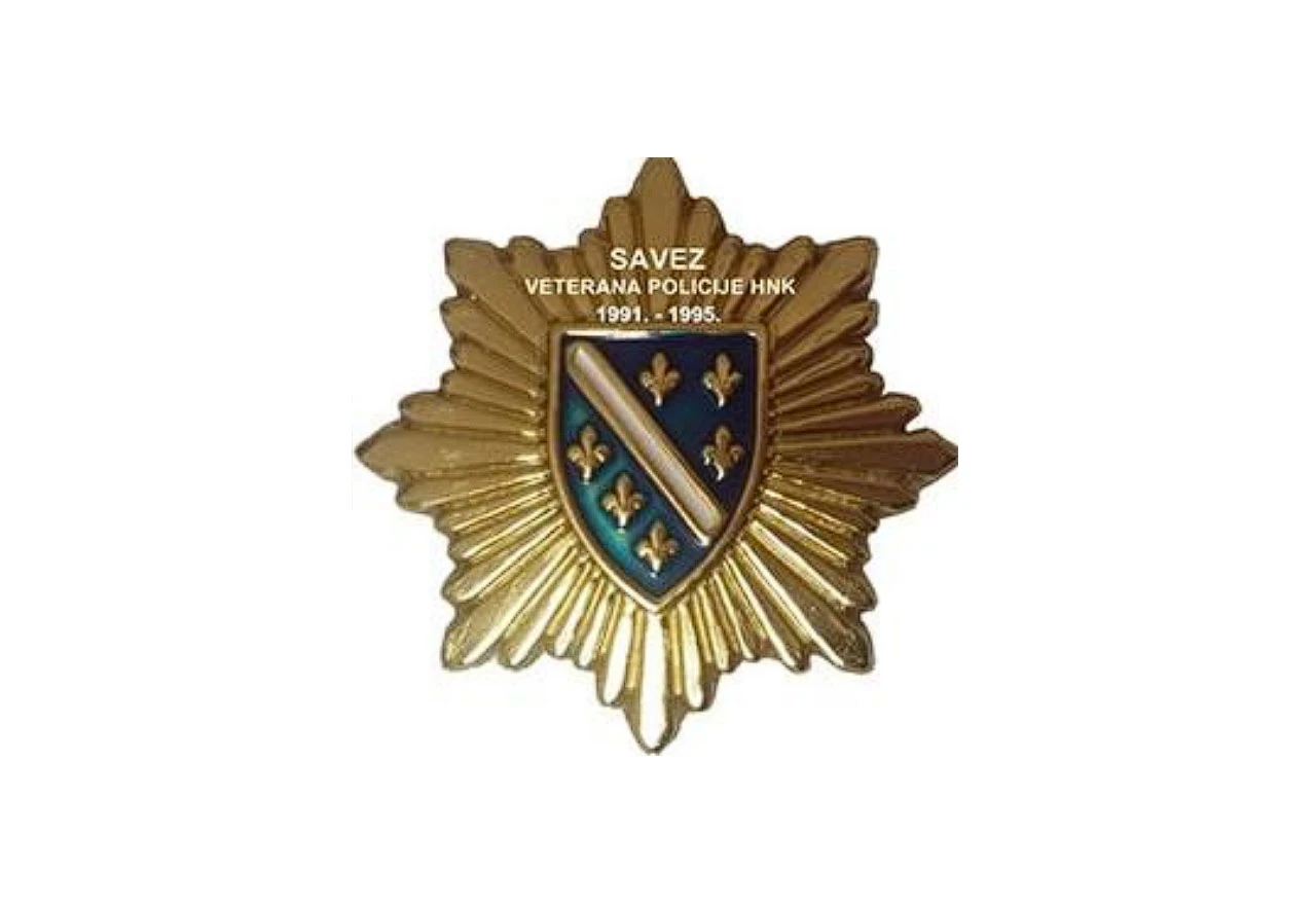 Zar je moguće da u novim izmjenama Zakona trojica policijskih službenika budu spriječeni obavljati poslove komesara
