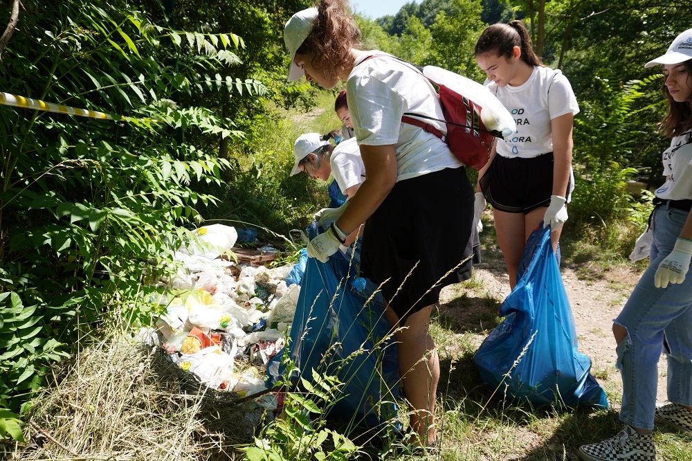 U okviru Coca-Colinog projekta Od izvora do mora očišćeni park dr Mladen Stojanović i obale Vrbasa u parku prirode Sutrila