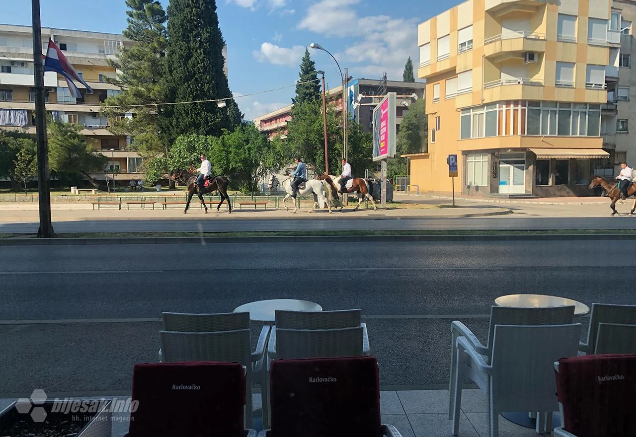 Mostar: Konji ostavili trag