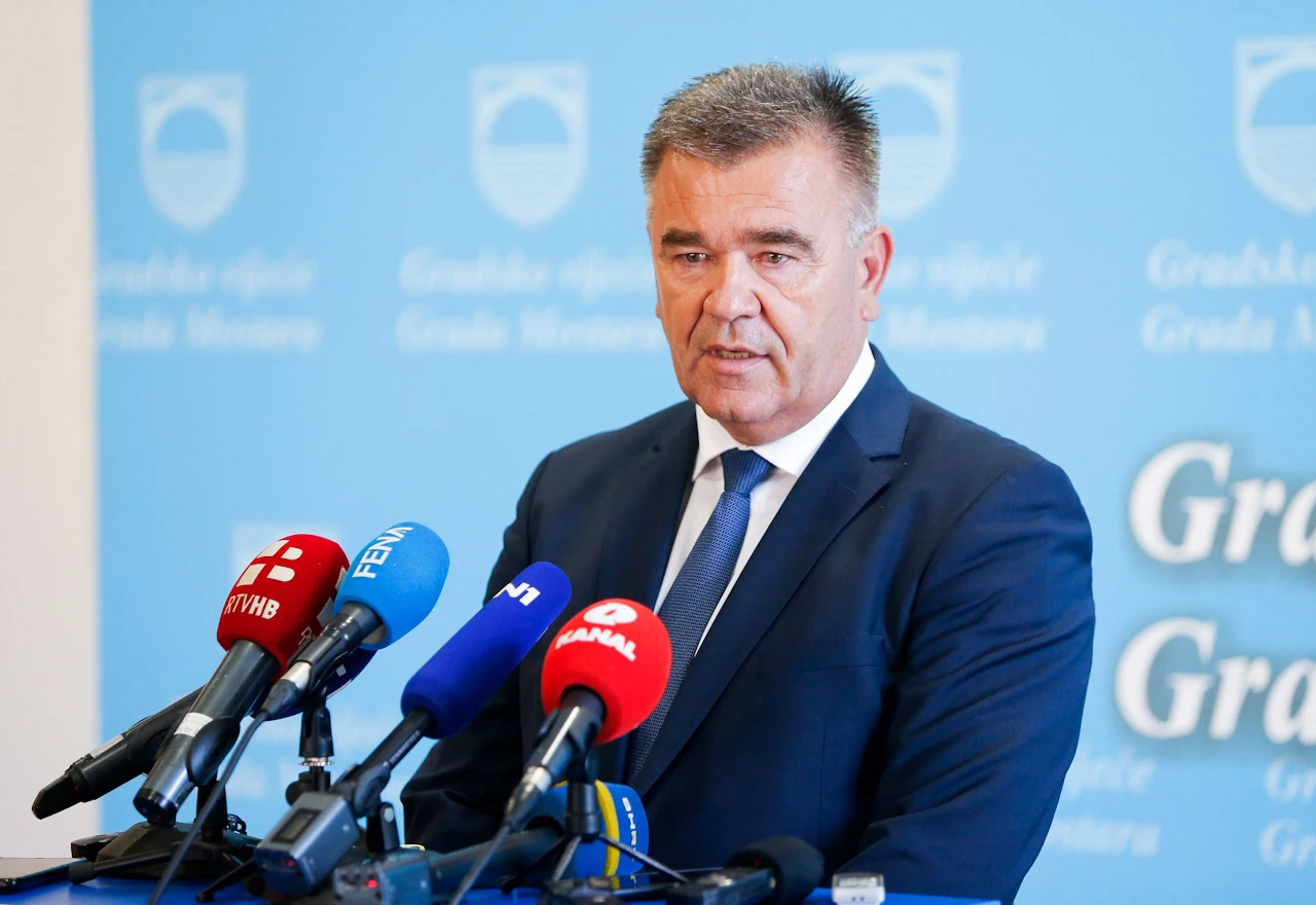 Punac Salem Marić i SDA: Tvrtka s dva radnika dobila ugovore od nekoliko stotina tisuća KM