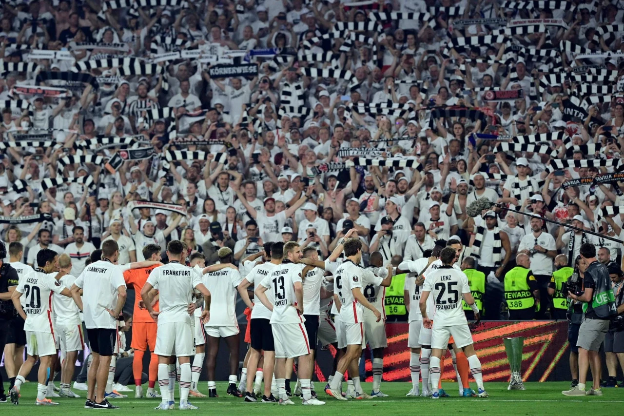 Zbog navijača koji su oduševili svijet Eintracht će platiti ogromnu kaznu