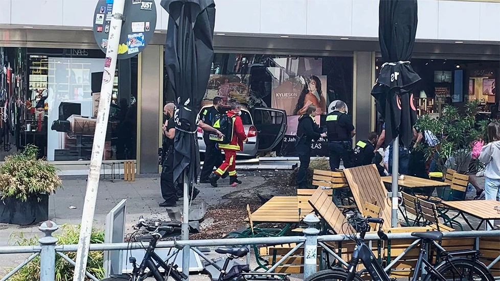 Berlin: Automobilom na ljude na istom mjestu gdje je 2016. izvršen teroristički napad